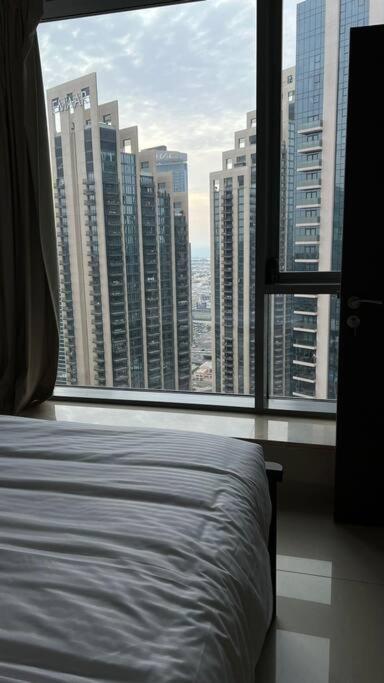 Luxury Burj Khalifa View - Mins Walking Dubai Mall Apartment Exterior photo